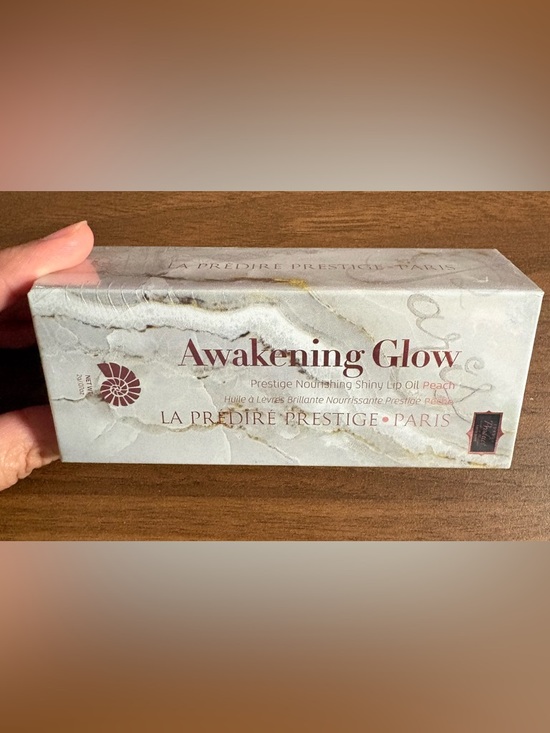 Paris Liquid Touch & Mini-me Lip Gloss Set in Burgundy - Picture 5 of 10